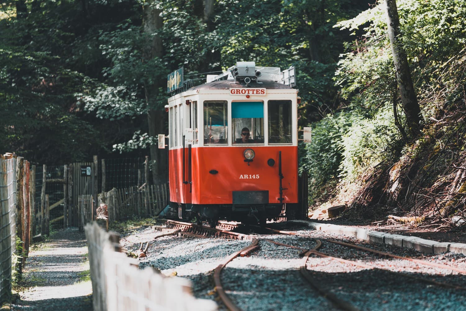 grotten van han slapen in de ardennen